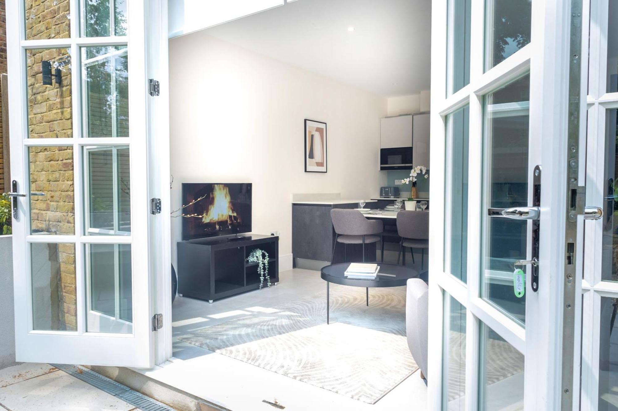 Premier London Apartments Near Camden Markets Very Close To Tube Stations By Sojo Stay ภายนอก รูปภาพ